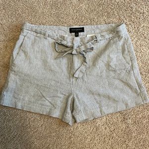 ⭐️3/$20⭐️ Banana Republic Striped Linen Shorts 8